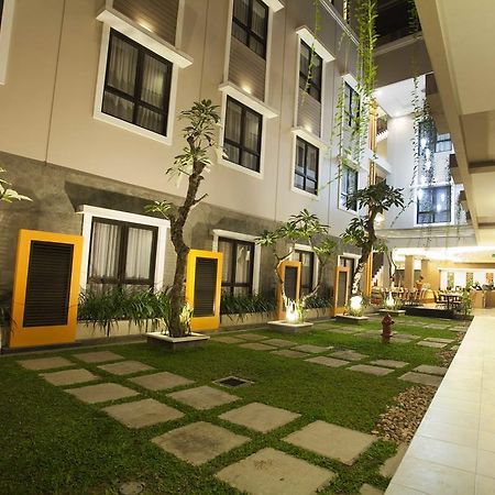 Jentra Dagen Hotel Malioboro Yogyakarta Exterior photo