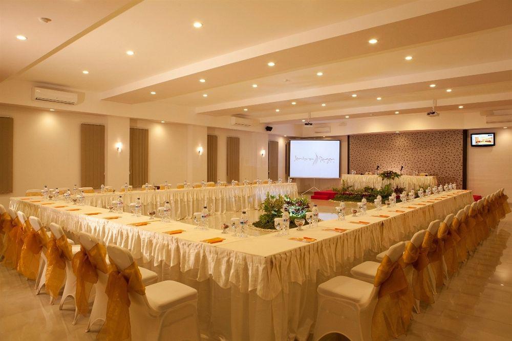 Jentra Dagen Hotel Malioboro Yogyakarta Exterior photo