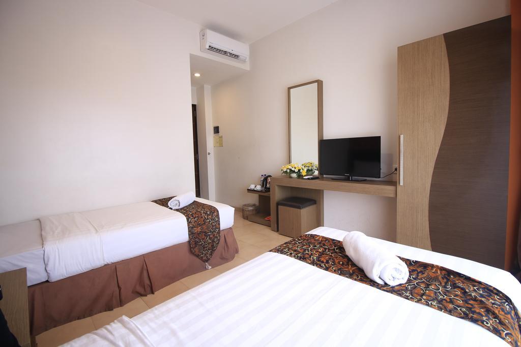 Jentra Dagen Hotel Malioboro Yogyakarta Exterior photo